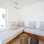 Almyra Seaside Luxury Апартаменты *
