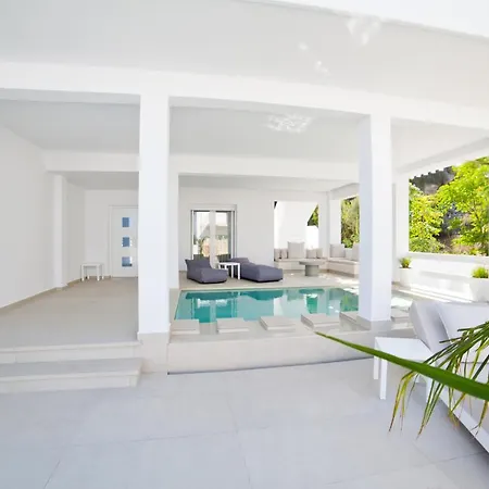 Almyra Seaside Luxury *