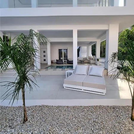 Lägenhet Almyra Seaside Luxury