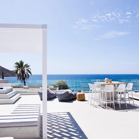 Almyra Seaside Luxury Apartment