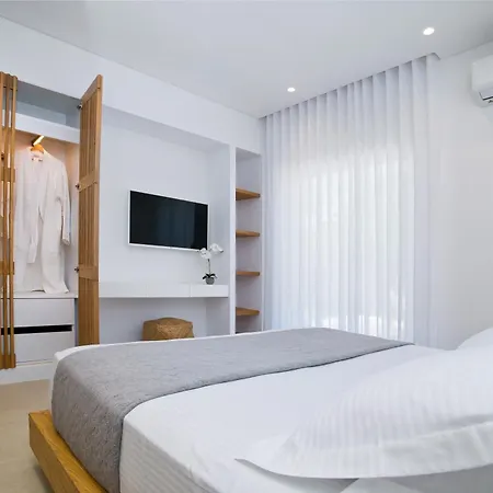 Almyra Seaside Luxury Apartment