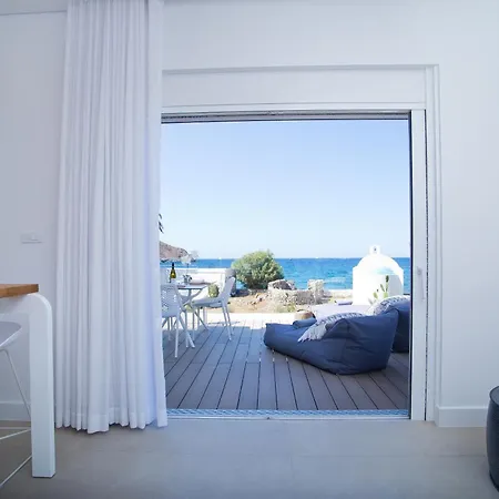 Almyra Seaside Luxury Lägenhet *