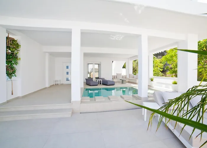 Almyra Seaside Luxury *