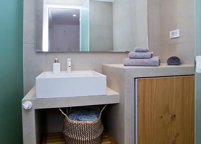 Almyra Seaside Luxury 아파트 *