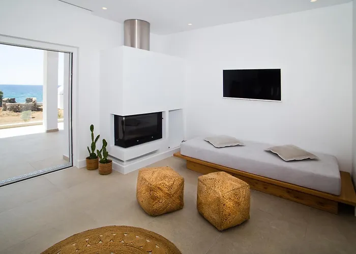 Almyra Seaside Luxury 아파트 *