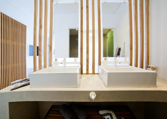 Almyra Seaside Luxury 아파트