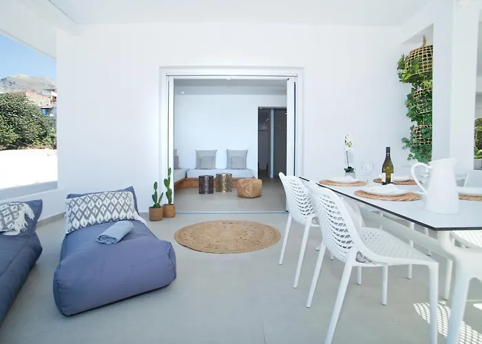 Almyra Seaside Luxury *